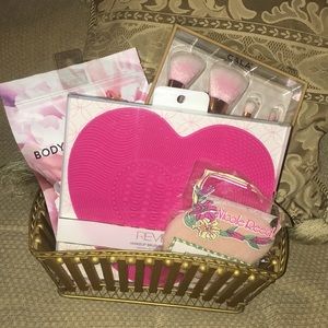 💝 Pretty ‘N Pink Stainless Steel Gold Gift Basket